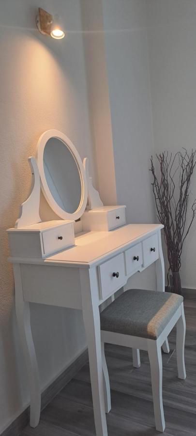 Sundial House Apartment Gouvia Bagian luar foto