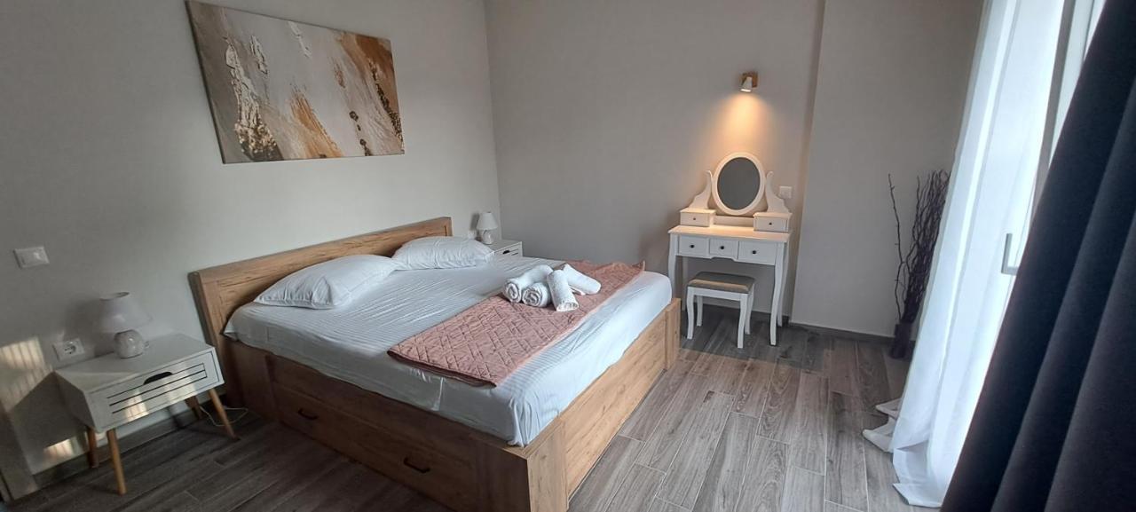 Sundial House Apartment Gouvia Bagian luar foto