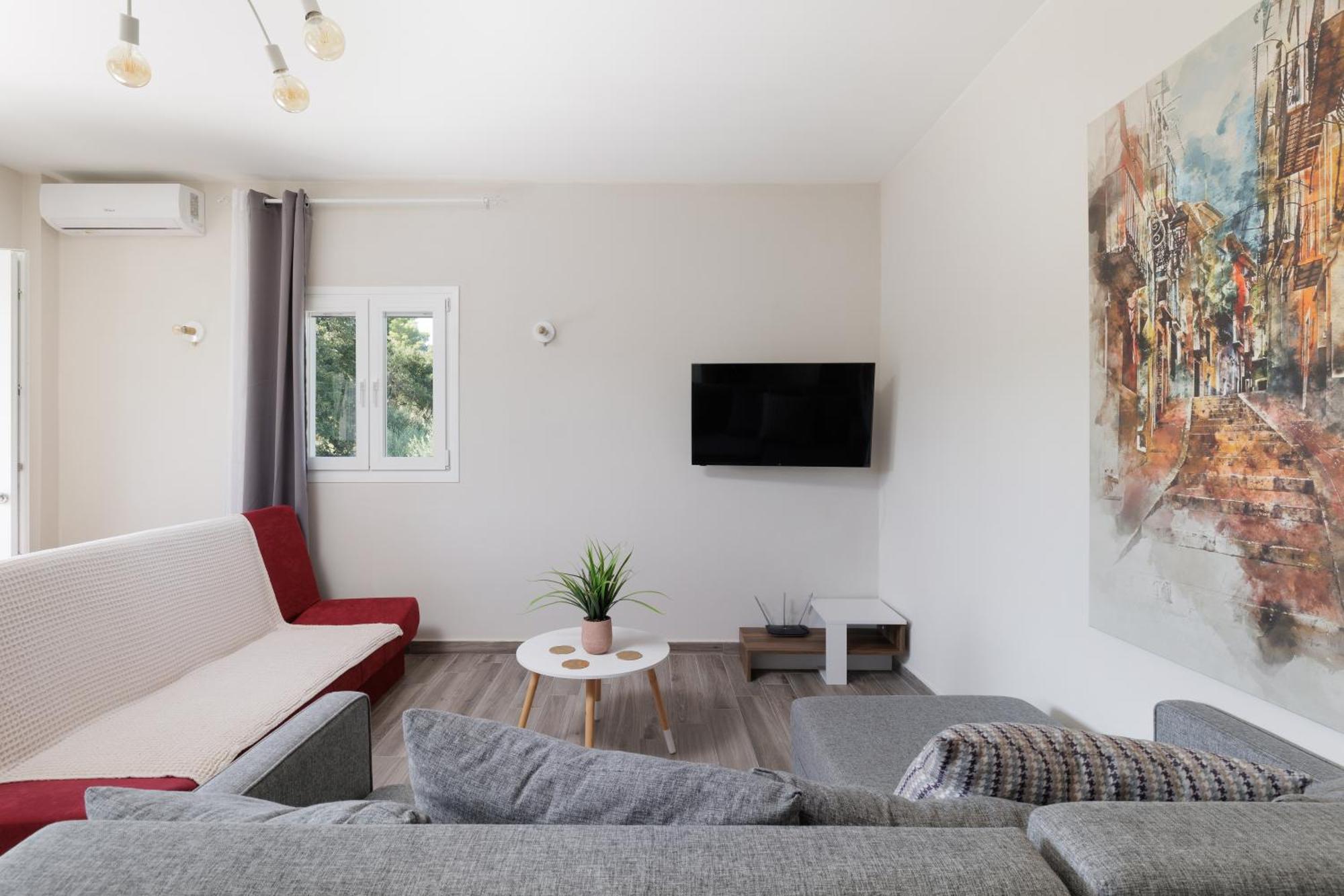Sundial House Apartment Gouvia Bagian luar foto