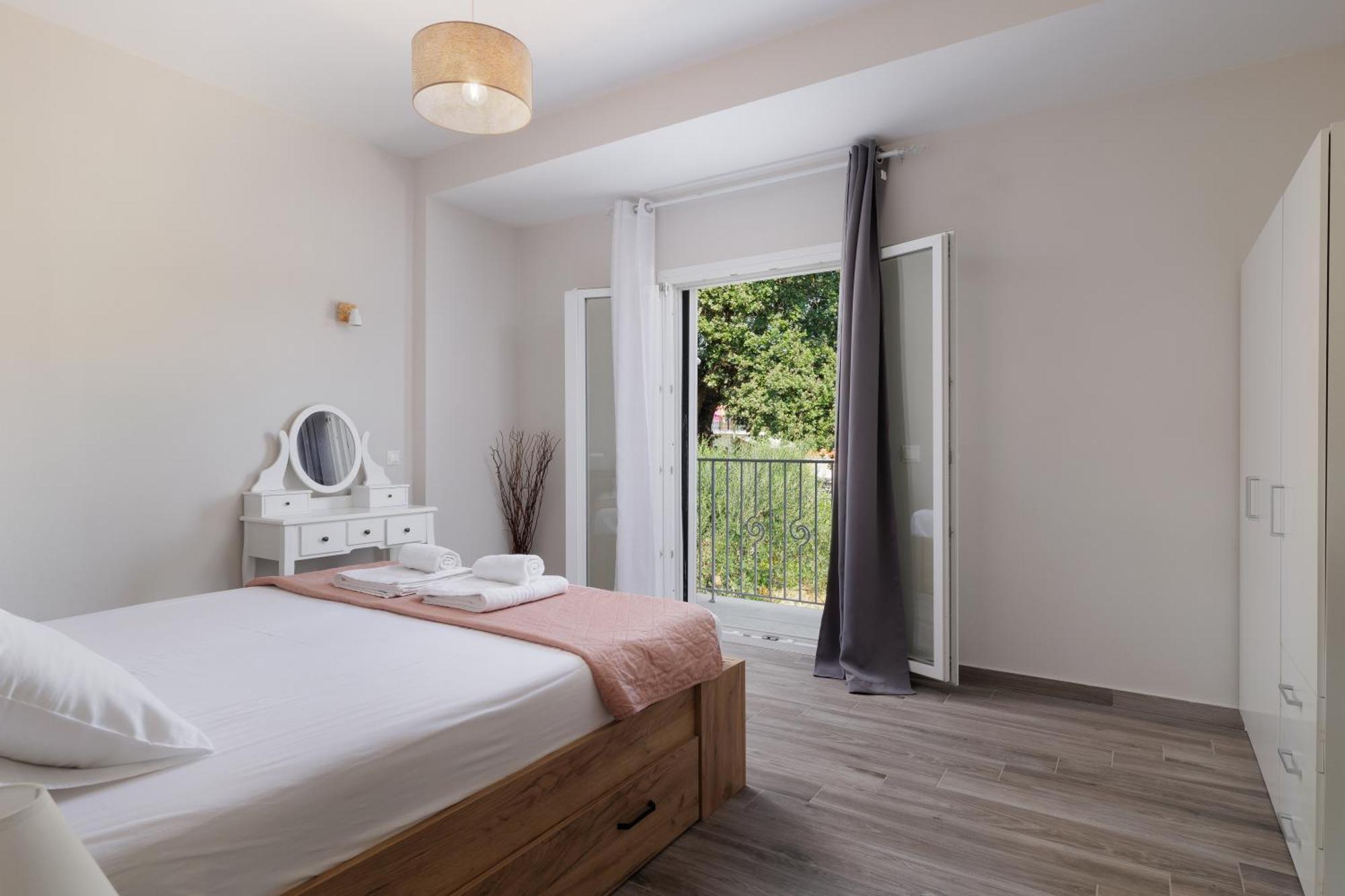 Sundial House Apartment Gouvia Bagian luar foto