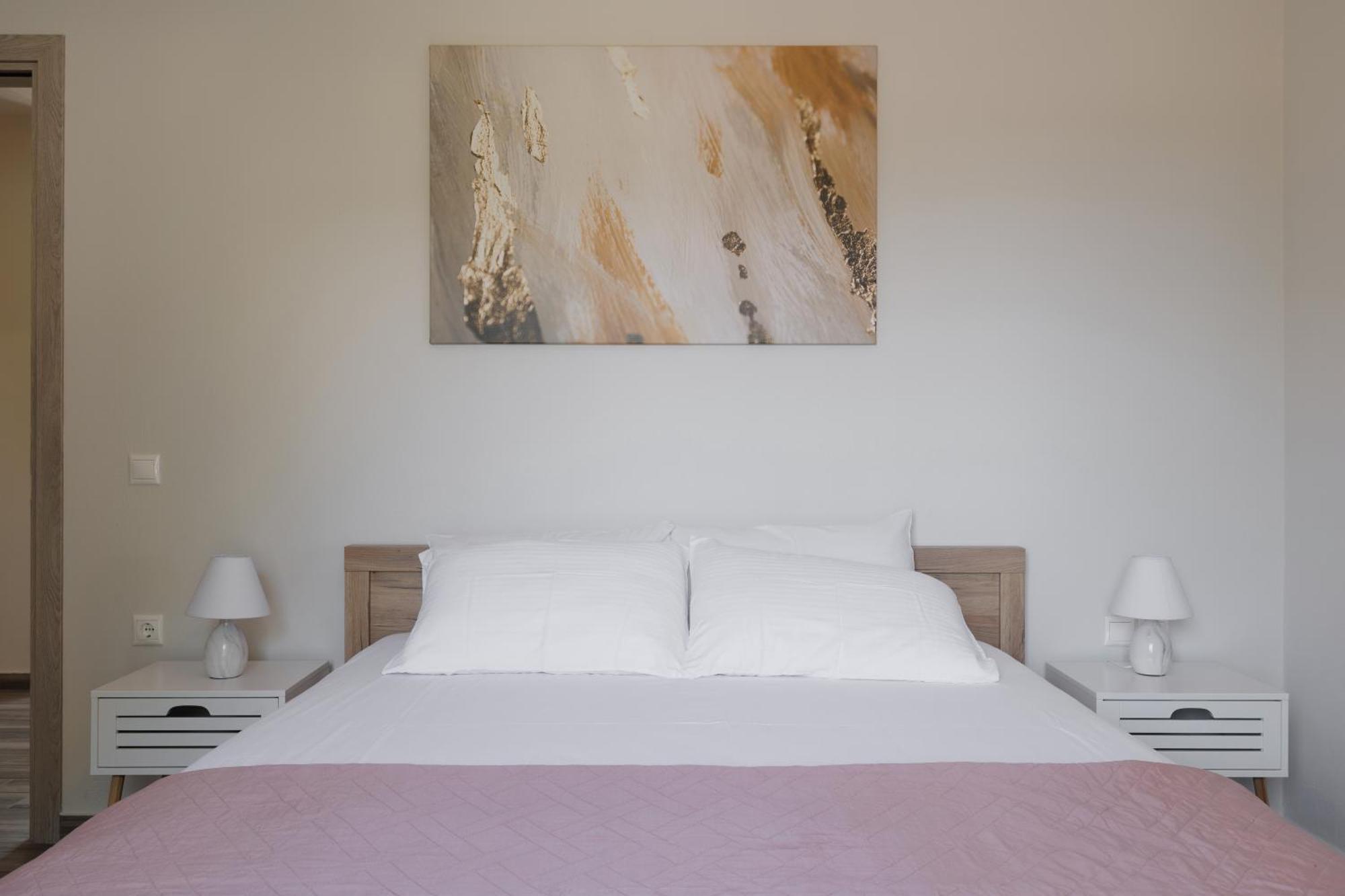 Sundial House Apartment Gouvia Bagian luar foto